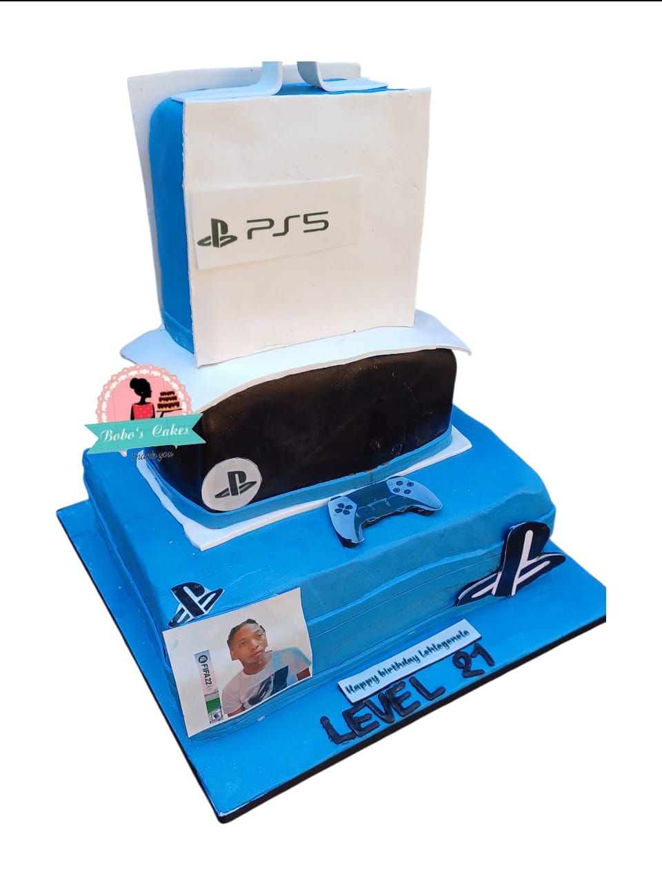 PlayStation 5 'Level 21' Cake — baked by Bobo's Cakes & Catering