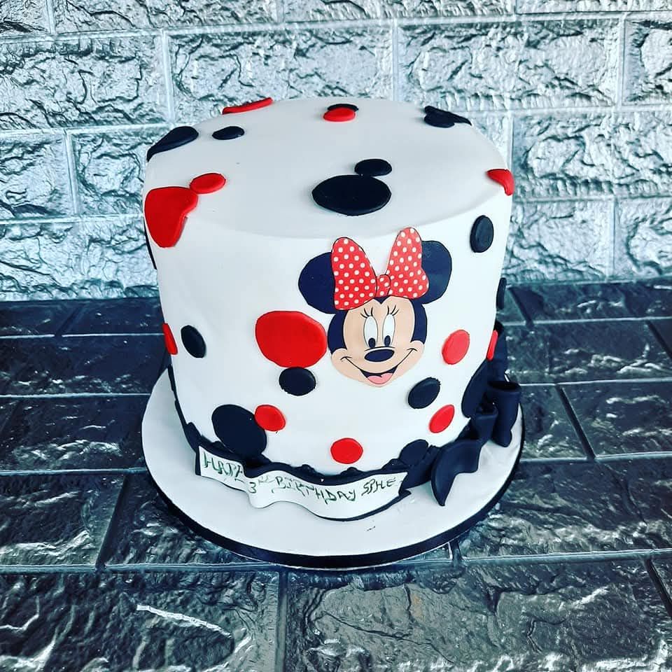 Minnie Mouse Polka Dot Cake — baked by Bobo's Cakes & Catering